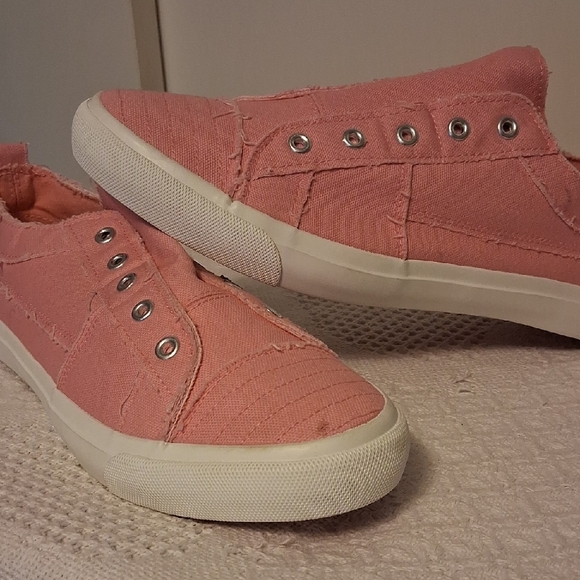 💖 Corky's Babalu Pink Slip-On Canvas Sneakers 💖 👟 Size 12 | Pre-Loved & Fabul - Picture 3 of 6